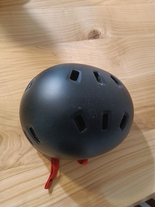 Каска за тротинетка ,колело ,ролери