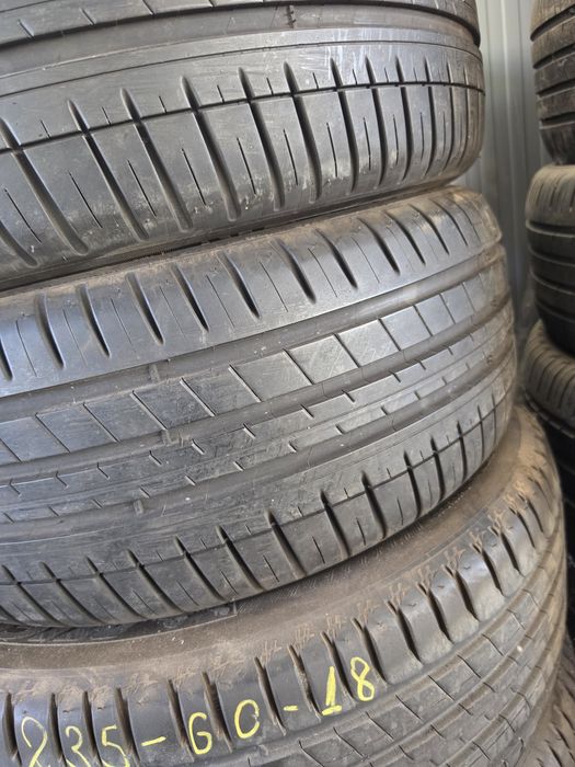 2 Броя 235/45/18 Michelin 6,8mm
