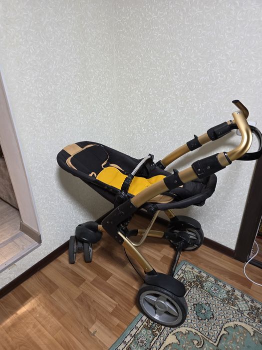 Детская коляска 3 в 1