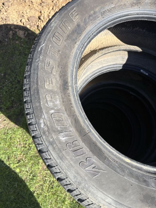 Продам шиный стояли на хайлюксе