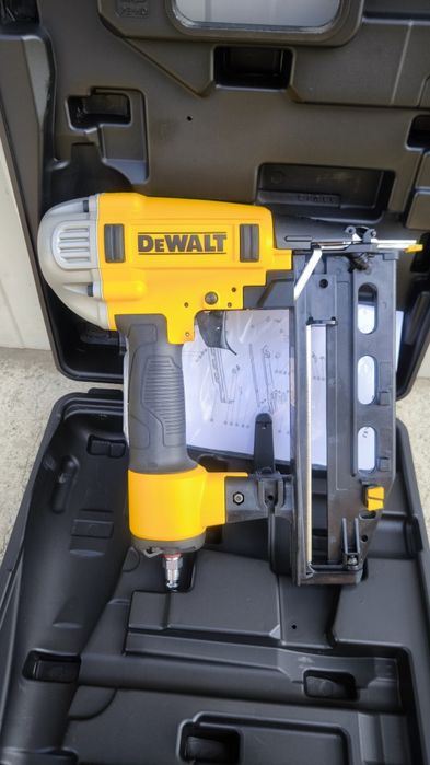Vand Pistol pneumatic de batut cuie DeWALT DPN1664PP – Nou la cutie!