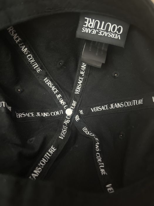 Шапка  VERSACE jeans