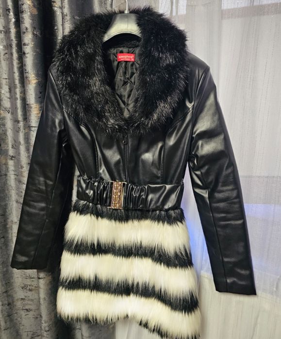 Geaca Atmosphere cu blanita in partea de jos