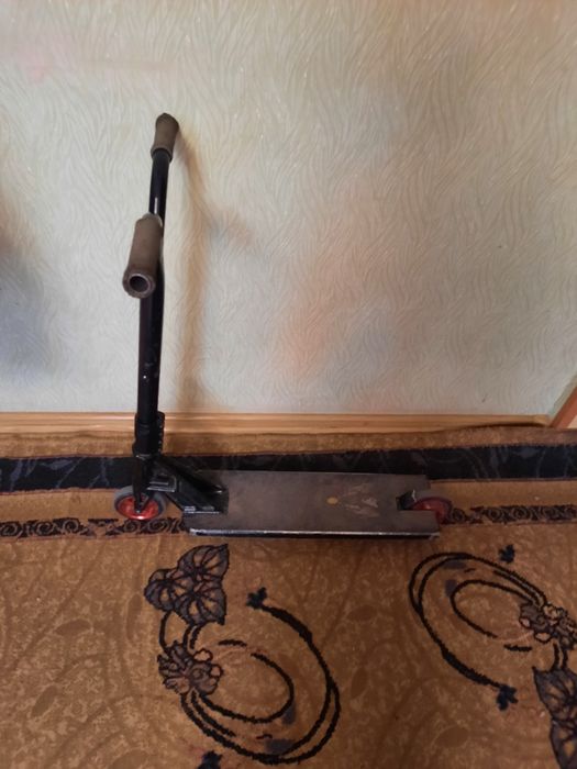 Трюквой самокат лемит