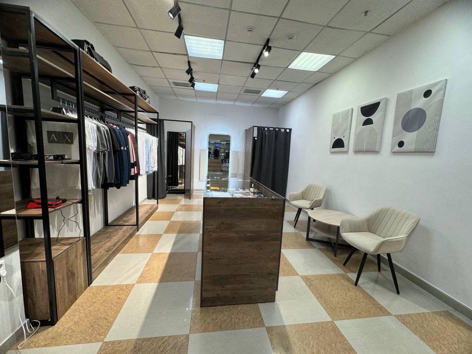 Оборудование для магазина одежды