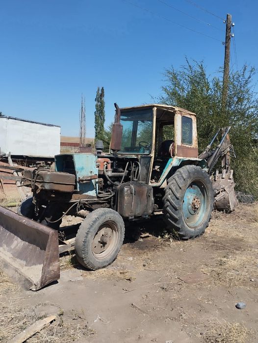 Экскаватор ЮМЗ..