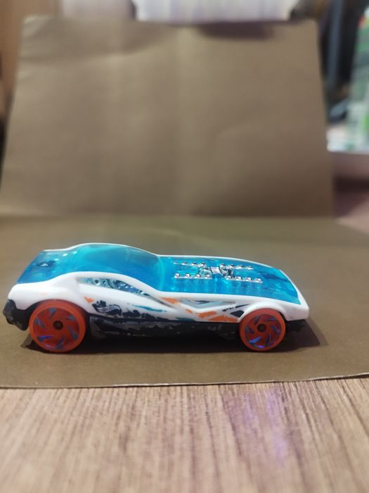 Машинки коллекции Хот вилс.