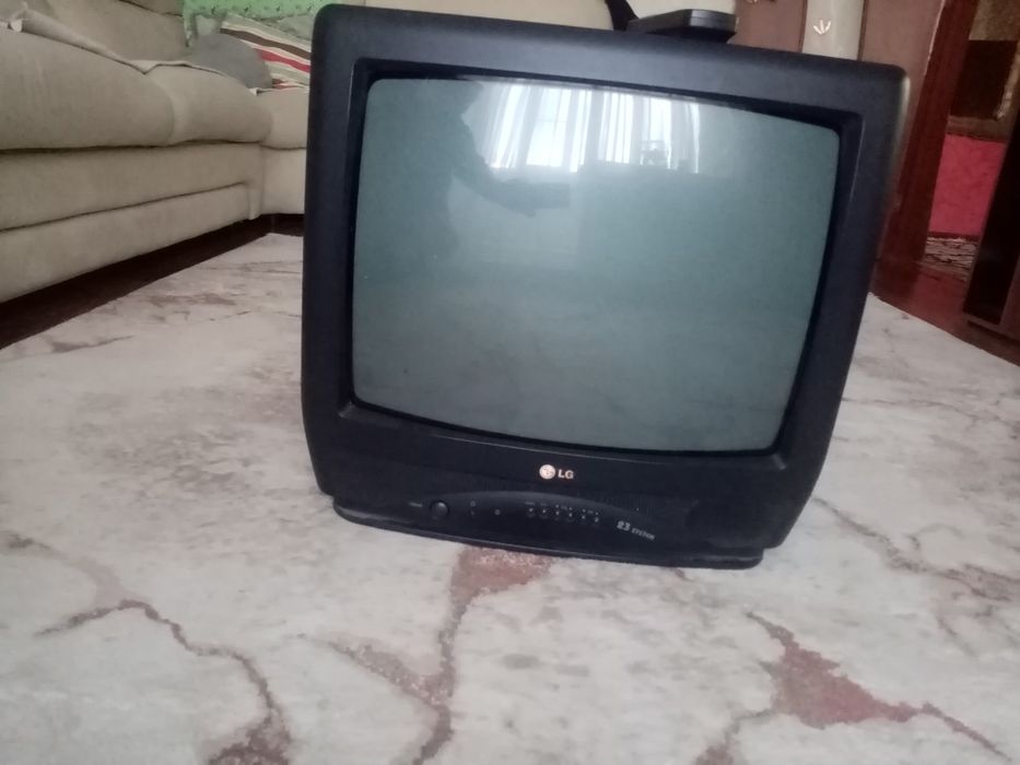 Телевизор LG рабочий