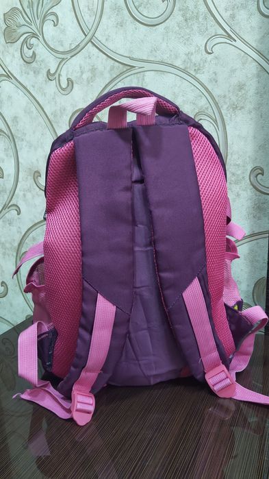 Продам Рюгзак для 2 до 5 класса.