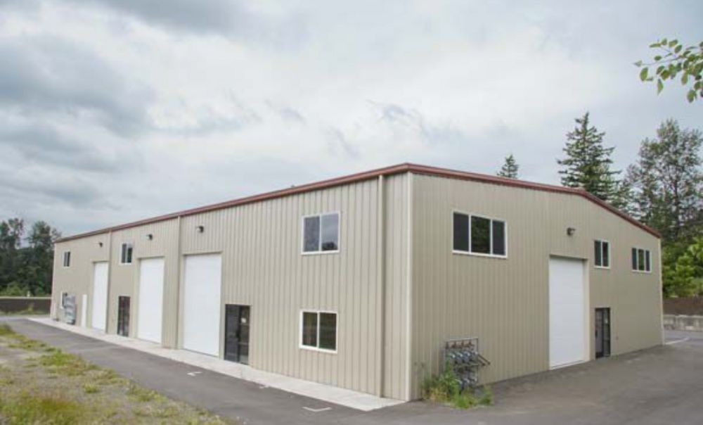 Vand hala metalica 9m x 24m complect la cheie