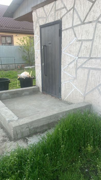Срочно продам входные двери