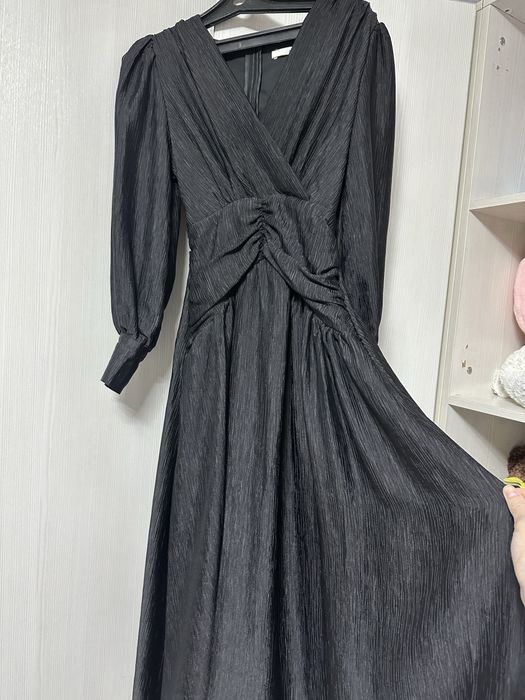 Черное платье продам