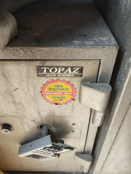 Сейф продам  огнеупорные 4шт