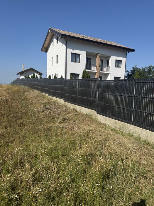 Separatoare din pvc pentru gard bordurat