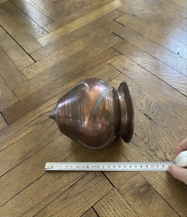 Меден съд за Аюрведичен масаж Широдара.