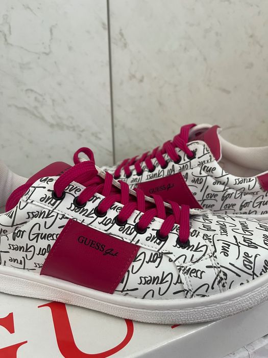 Обувки Guess в розов цвят