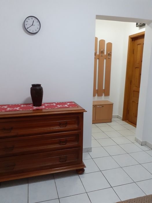 Închiriez apartament