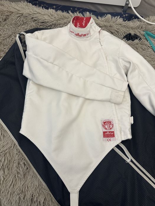 Екип за фехтовка / десен