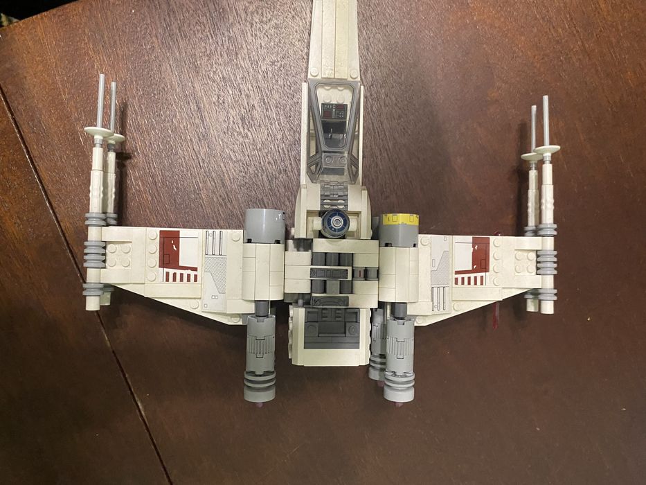 Продам lego star wars 75301 истребитель
