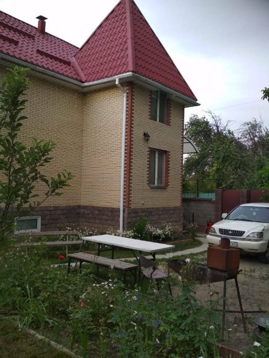 Дом Коттедж с баней в горах