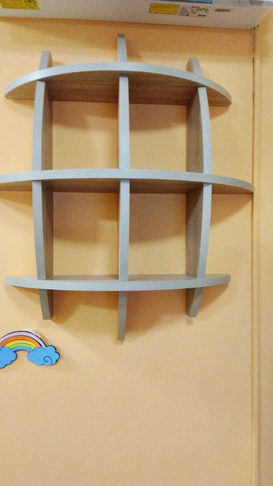 Етажерка за стена, заоблена