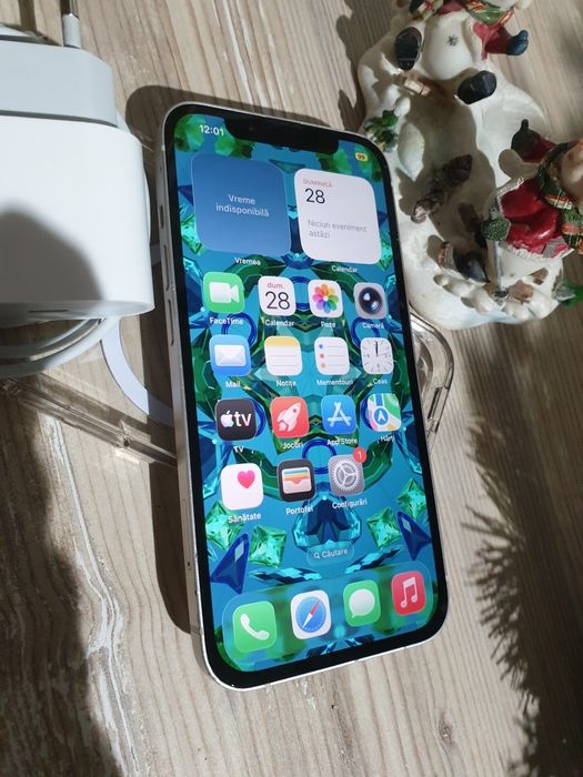 Vând iPhone 13 - White- liber de rețea - impecabil