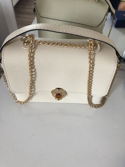 Дамски чанти Guess