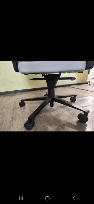 Продам игровое кресло ARG