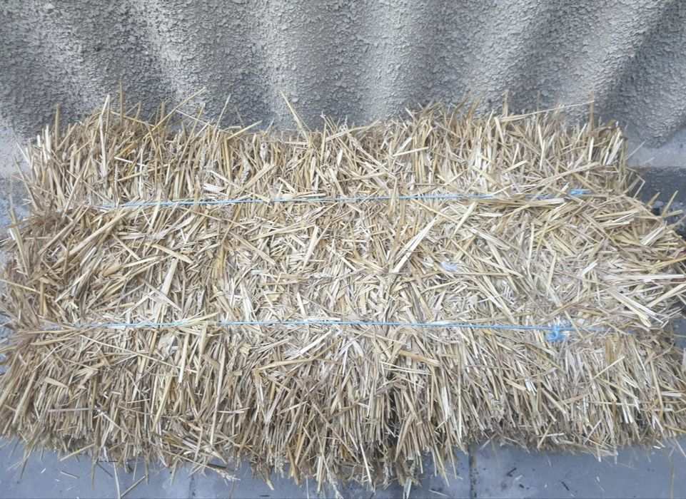 Baloti de paie infoliati