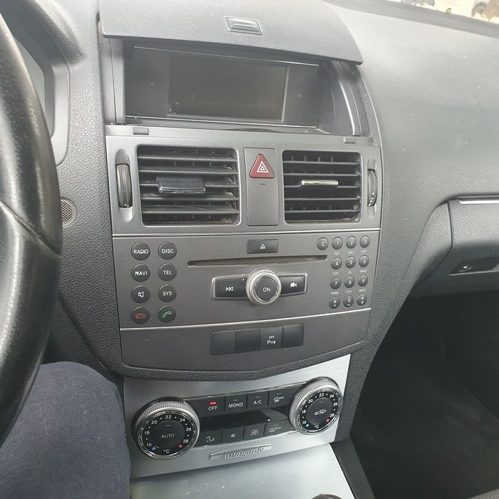 Vând Mercedes c200 2011
