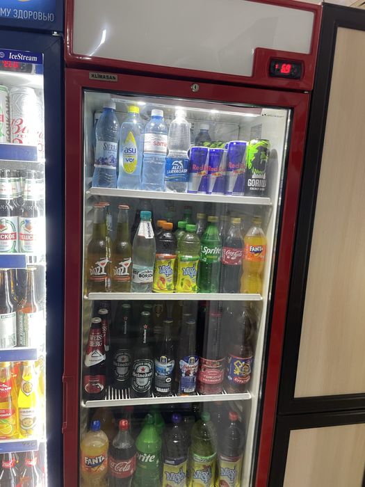 Продам витринный холодильник