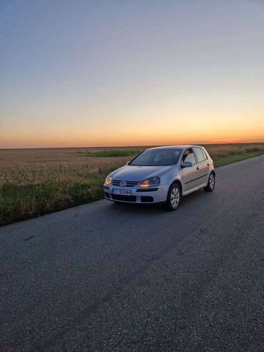 VOLKSWAGEN Golf 2005
