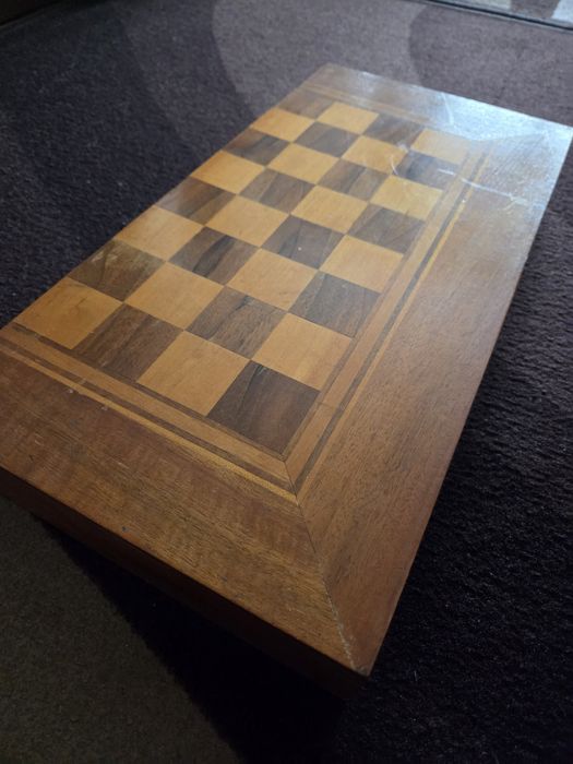 Дървен шах и табла