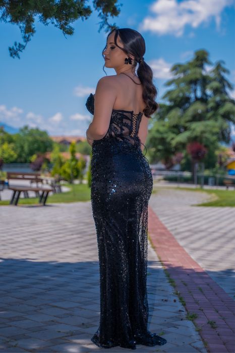 Черна бална рокля