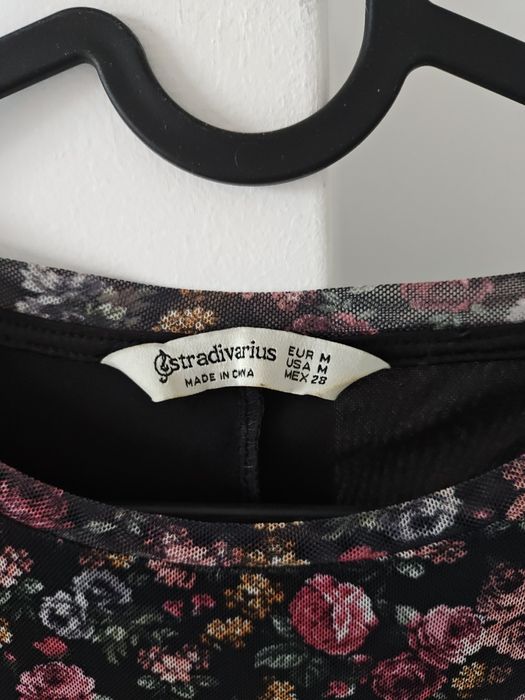 Ефектна рокля с пайети Bershka