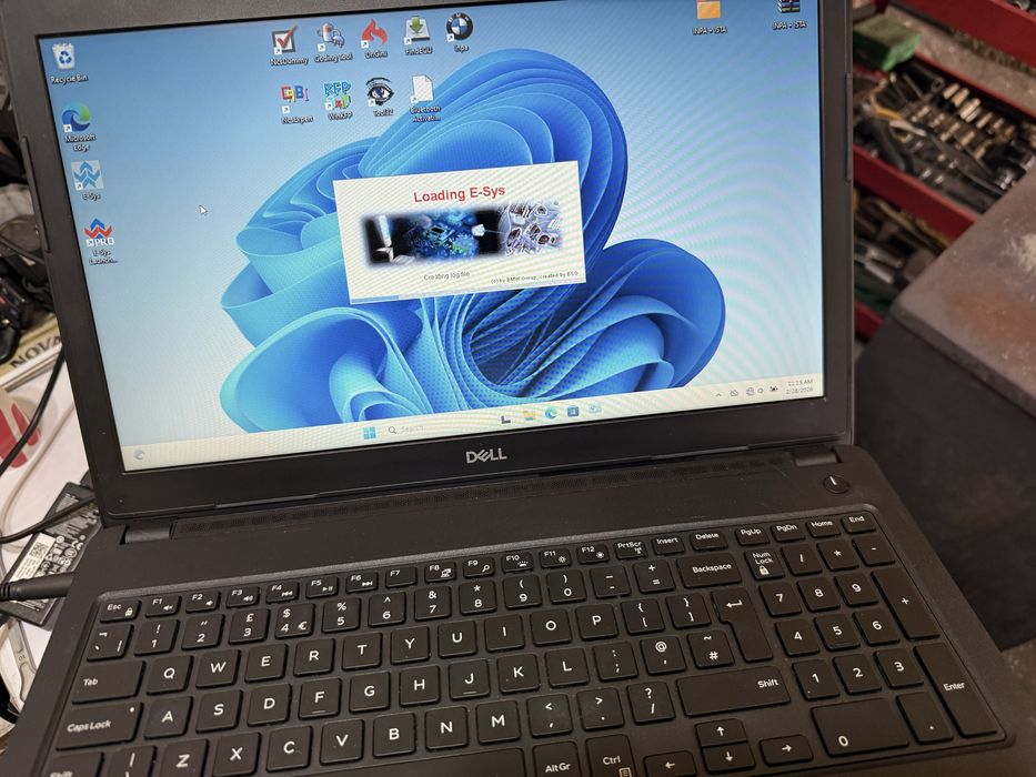 Лаптоп dell 512gb 16gb ram+ диагностика за bmw