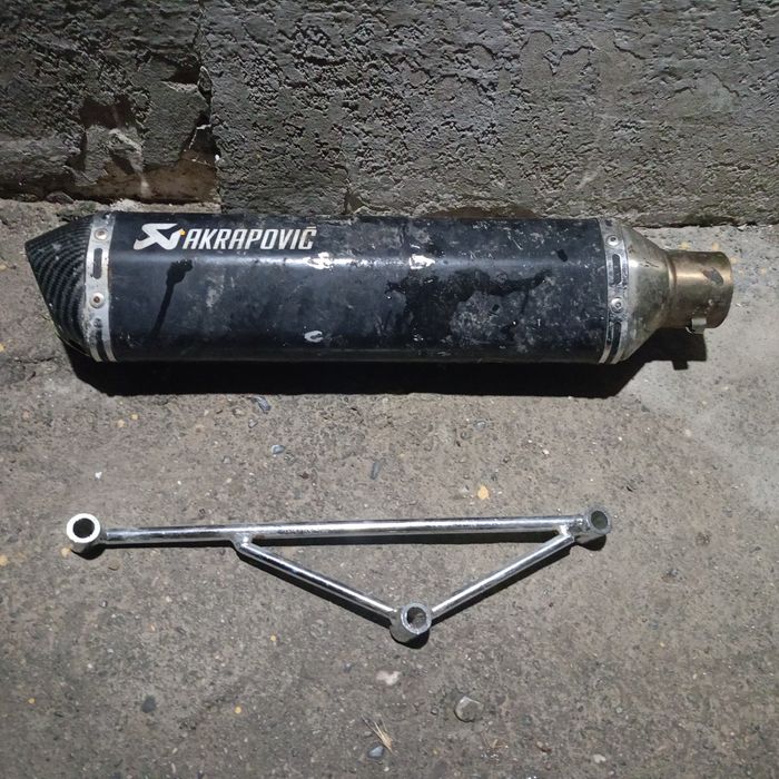 Продам AKRAPOVIC  ездил катались год
