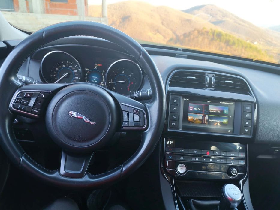 Jaguar XE 2016 2.0 diesel cutie manuala