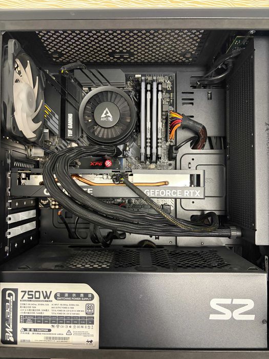 Gaming PC Ryzen 7 5700G + 32 GB Ram + RTX 4060 + Arctic Liquid Freezer II 240 + WIFI 6