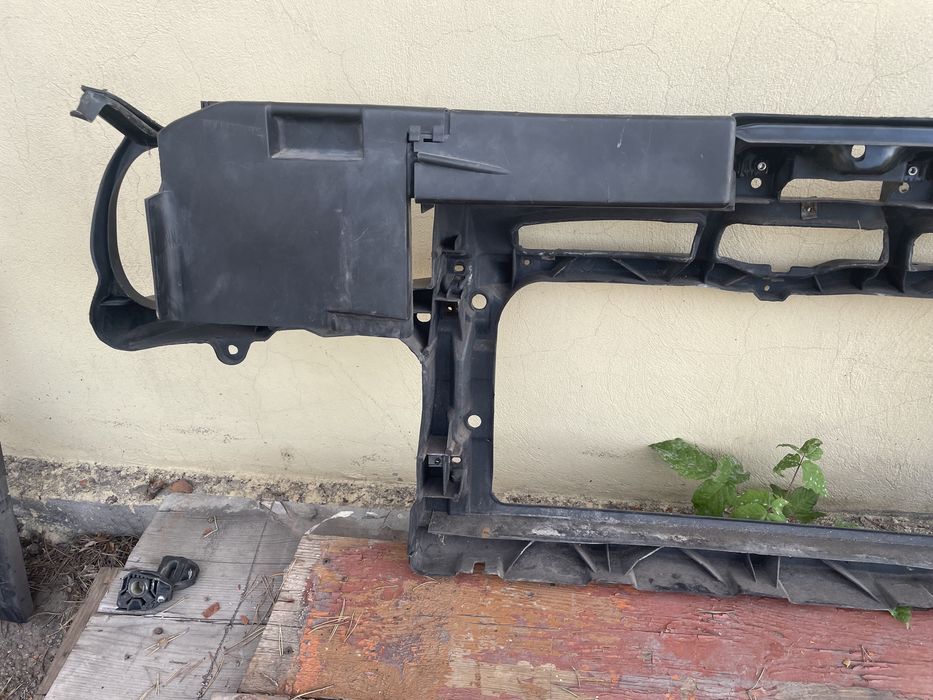 Суппорт радиатора оригинал (телевизор) VW Golf 4 Фольксваген Гольф 4