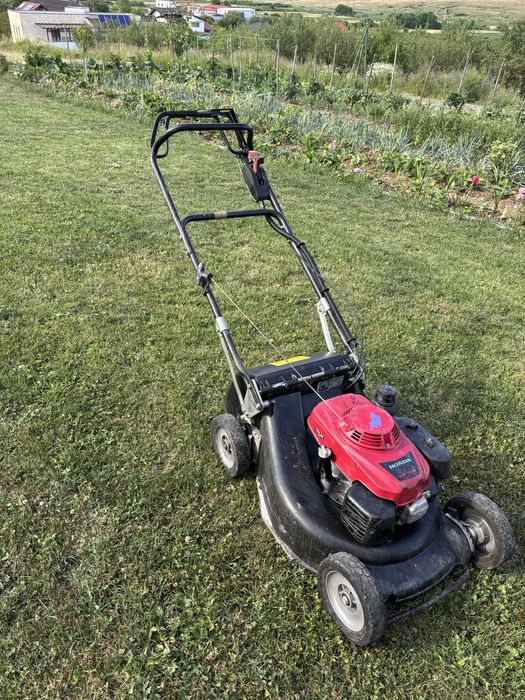 Mașină tuns iarba Honda hrh 536