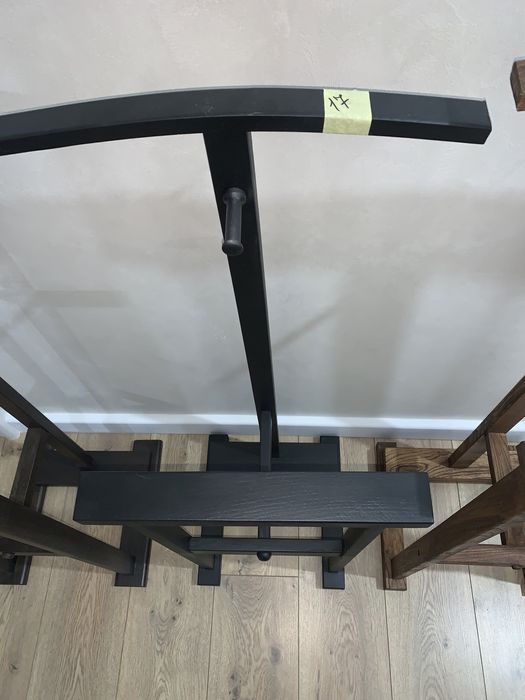 Вешалка напольная дерево. Цену уточняйте.