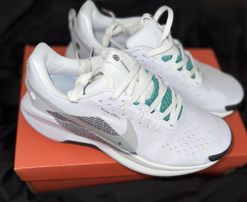 Nike кроссовки