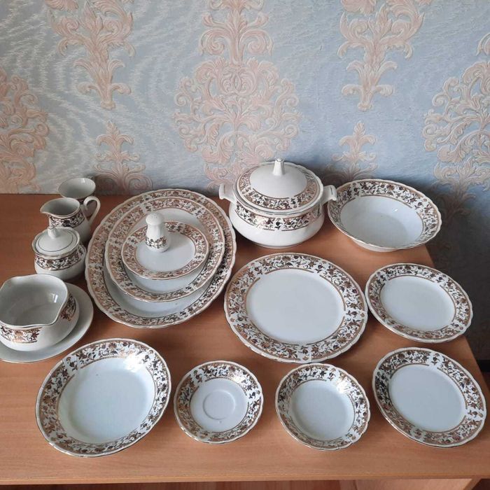 сервиз столово-чайный, японский фарфор, золото 24 карата