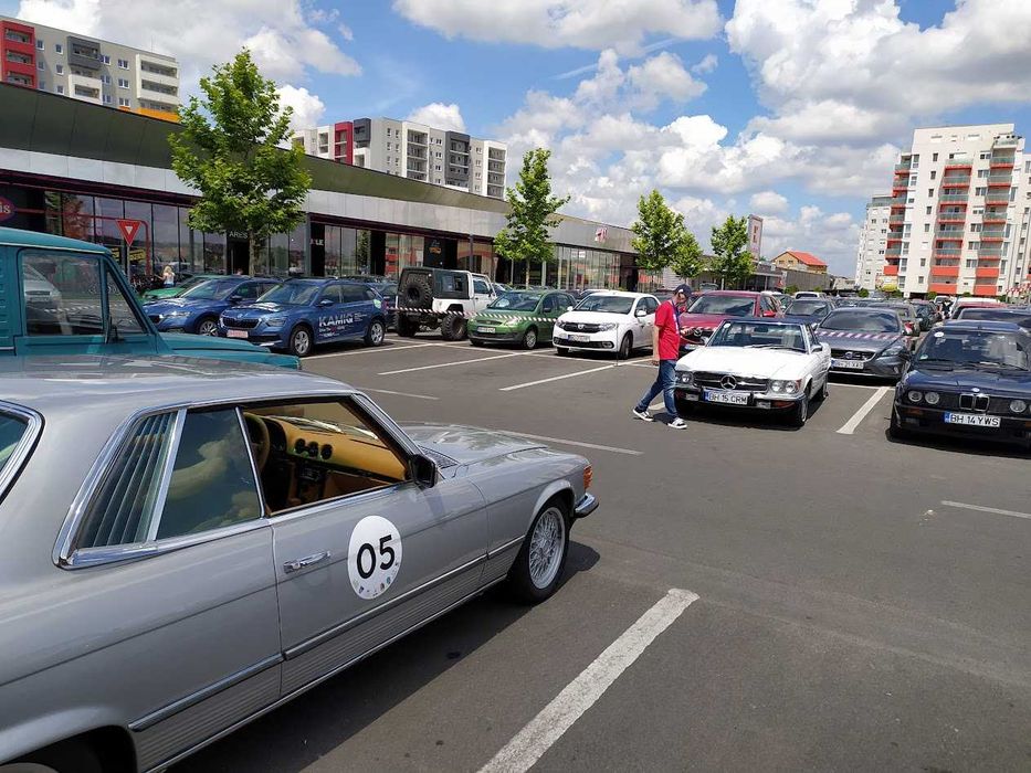 Mercedes SLC 450  din 1973 restaurat