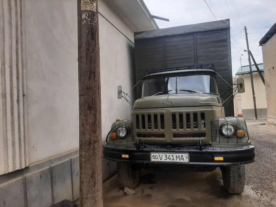 Zil 131 dilnamer sotiladi 1977 yil holati alo Narhi 9500$ kami bor