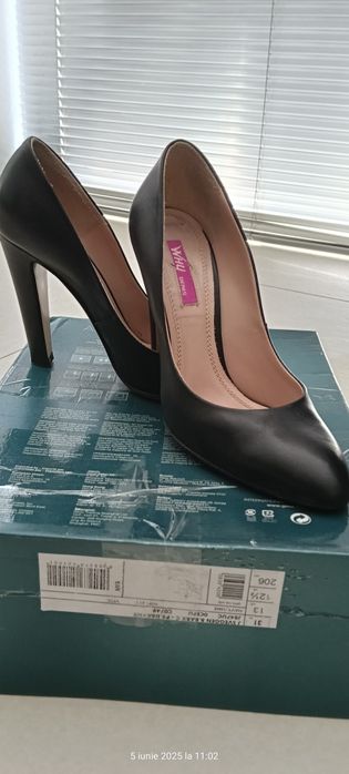 Pantofi negri dama Nr 38