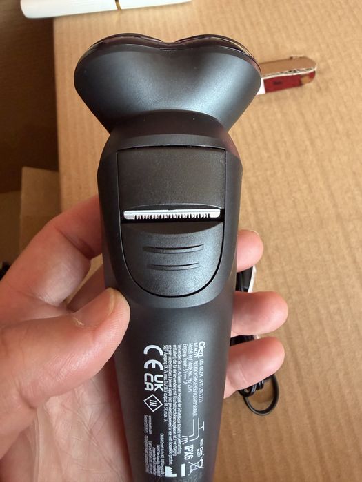 Aparat de ras rotativ