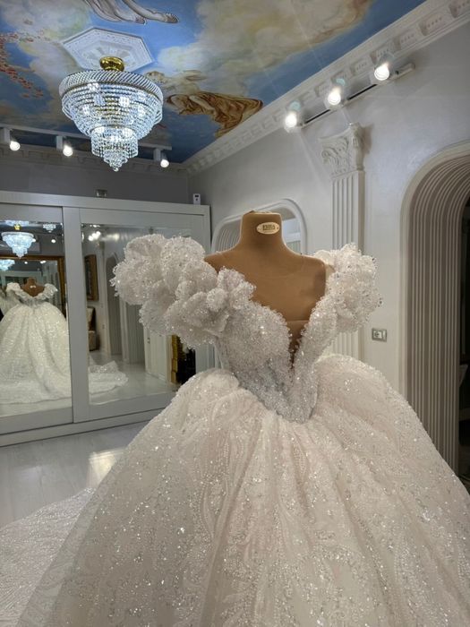 Rochie de mireasa realizată pe comandă în atelierul -FridaXhoiXhei-