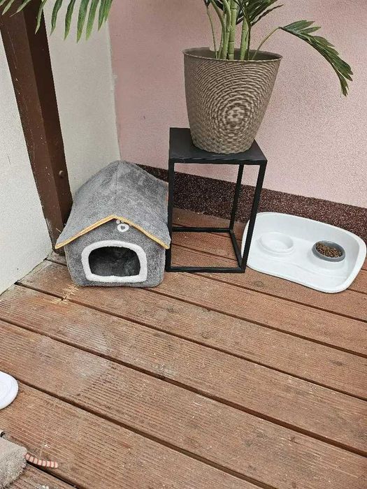 Уютна къща за кучета, котки и други домашни любимци